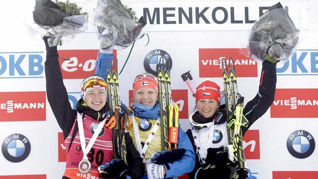 Nejlepší tři biatlonistky ze závodu SP na Holmenkollenu:(zleva) stříbrná Běloruska Darja Domračevová, vítězka Kaisa Mäkäräinenová z Finska a bronzová Veronika Vítková. Nejlepší tři biatlonistky ze závodu SP na Holmenkollenu:(zleva) stříbrná Běloruska Darja Domračevová, vítězka Kaisa Mäkäräinenová z Finska a bronzová Veronika Vítková.