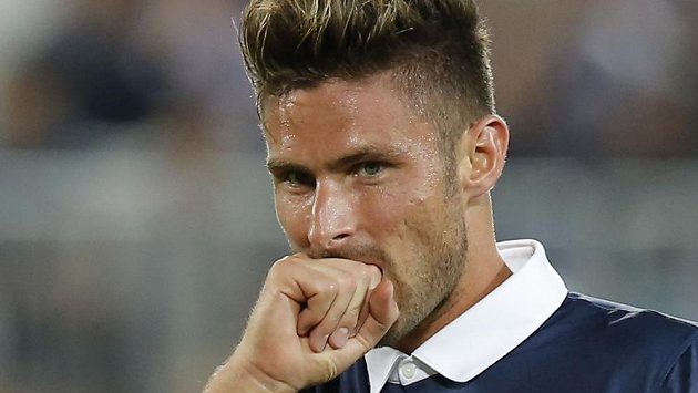 Francouzský útočník Olivier Giroud lituje neproměněné šance. Francouzský útočník Olivier Giroud lituje neproměněné šance.