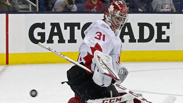Kanadský brankář Carey Price v přípravném utkání před SP proti týmu USA. Kanadský brankář Carey Price v přípravném utkání před SP proti týmu USA.