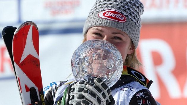 Američanka Mikaela Shiffrinová vyfoukla letošní suverénce Mazeové malý glóbus ze slalomu. Američanka Mikaela Shiffrinová vyfoukla letošní suverénce Mazeové malý glóbus ze slalomu.