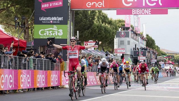 Němec Andre Greipel míří za etapovým triumfem na Giru. Němec Andre Greipel míří za etapovým triumfem na Giru.