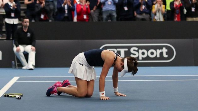 Johanna Kontaová během utkání ve Fed Cupu. Johanna Kontaová během utkání ve Fed Cupu.