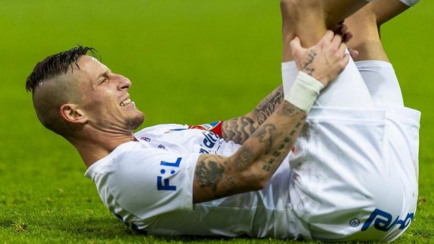 Zraněný Jiří Fleišman z Ostravy během utkání v Teplicích. Zraněný Jiří Fleišman z Ostravy během utkání v Teplicích.