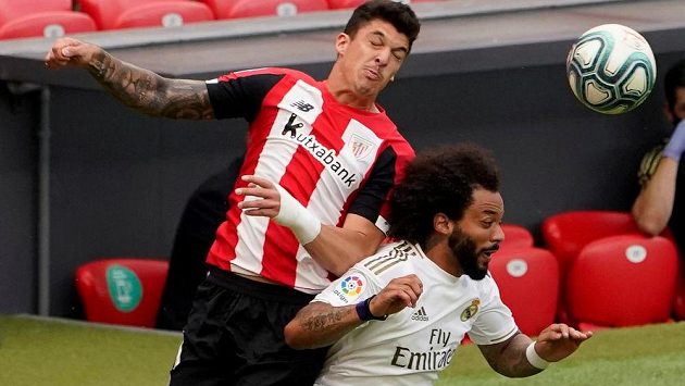 Marcelo (vpravo) z Realu Madrid a Ander Capa u Bilbaa. Marcelo (vpravo) z Realu Madrid a Ander Capa u Bilbaa.