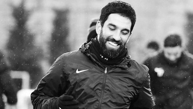 Turecký fotbalista Arda Turan. Turecký fotbalista Arda Turan.
