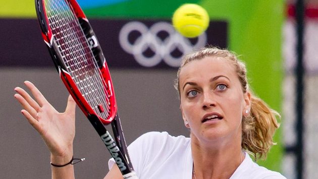 Česká tenistka Petra Kvitová při tréninku v dějišti letních olympijských her v Riu de Janeiro. Česká tenistka Petra Kvitová při tréninku v dějišti letních olympijských her v Riu de Janeiro.