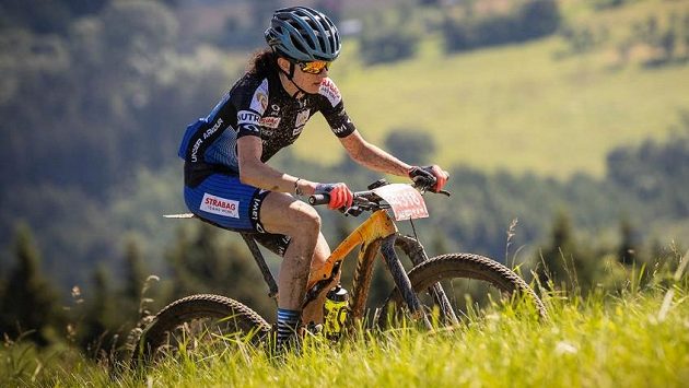 Martina Sáblíková vyhrála Bikemaraton Drásal České spořitelny, druhý díl seriálu Kolo pro život. Martina Sáblíková vyhrála Bikemaraton Drásal České spořitelny, druhý díl seriálu Kolo pro život.