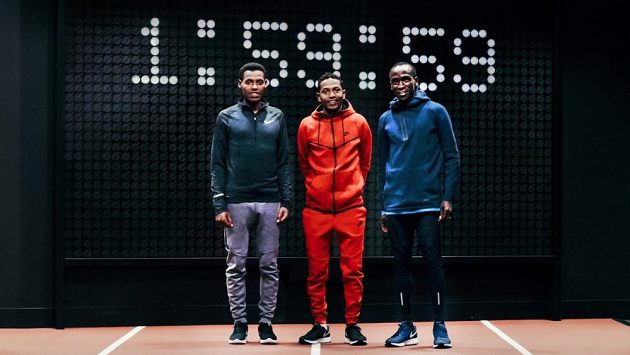 Trio adeptů na pokoření dvouhodinové hranice. Zleva Lelisa Desisa, Zersenay Tadese a Eliud Kipchoge. Trio adeptů na pokoření dvouhodinové hranice. Zleva Lelisa Desisa, Zersenay Tadese a Eliud Kipchoge.