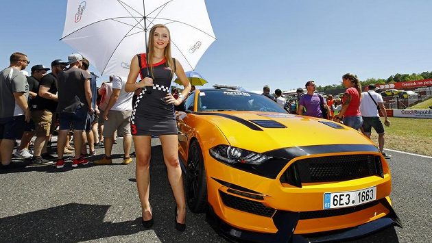 Na mosteckém autodromu se premiérově v české historii uskutečnila evropská série závodů amerických sedanů NASCAR. Na mosteckém autodromu se premiérově v české historii uskutečnila evropská série závodů amerických sedanů NASCAR.