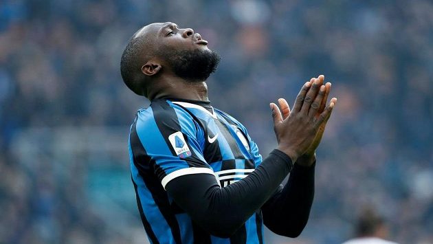 Belgický snajpr Romelu Lukaku z Interu Milán versus Ronaldo a Juventus. Itálii čeká fotbalový šlágr bez diváků. Belgický snajpr Romelu Lukaku z Interu Milán versus Ronaldo a Juventus. Itálii čeká fotbalový šlágr bez diváků.