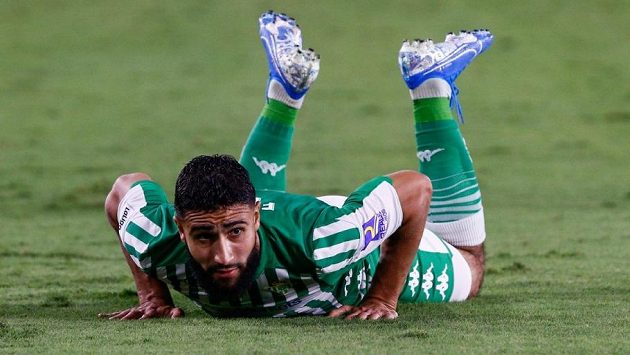 Poté, co ztroskotal přestup Nabila Fekira do Liverpoolu, nastupuje francouzský reprezentant za Betis Sevilla. Poté, co ztroskotal přestup Nabila Fekira do Liverpoolu, nastupuje francouzský reprezentant za Betis Sevilla.