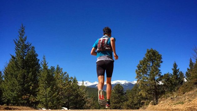 Scott Jurek, jeden z nejlepších ultra běžců, maso přitom nejí. Scott Jurek, jeden z nejlepších ultra běžců, maso přitom nejí.