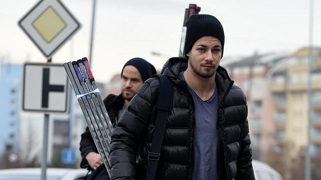 Hokejista Jakub Valský by se měl obnovenou premiéru v dresu Liberce odbýt už v pátek proti Litvínovu. Hokejista Jakub Valský by se měl obnovenou premiéru v dresu Liberce odbýt už v pátek proti Litvínovu.