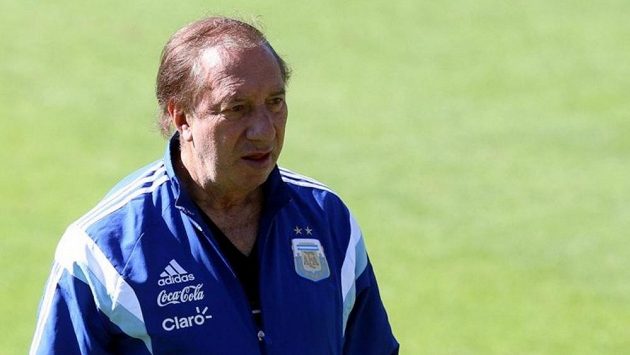 Bývalý kouč argentinské reprezentace se nakazil koronavirem Bývalý kouč argentinské reprezentace se nakazil koronavirem