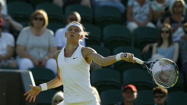 Česká tenistka Lucie Šafářová v úvodním kole Wimbledonu. Česká tenistka Lucie Šafářová v úvodním kole Wimbledonu.
