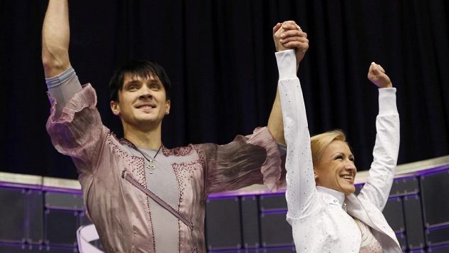 Taťjana Volosožarová a Maxim Traňkov získali světový titul ve sportovních dvojicích. Taťjana Volosožarová a Maxim Traňkov získali světový titul ve sportovních dvojicích.