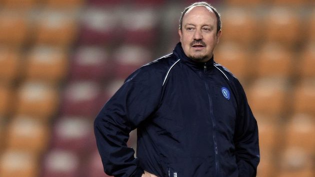 Trenér Neapole Rafael Benítez během tréninku na Letné. Trenér Neapole Rafael Benítez během tréninku na Letné.