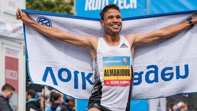Loňský vítěz Pražského maratonu Mahdžúb Dazza má kvůli porušení dopingových pravidel předběžně zastavenou činnost. Loňský vítěz Pražského maratonu Mahdžúb Dazza má kvůli porušení dopingových pravidel předběžně zastavenou činnost.