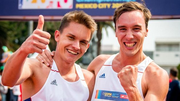 Moderní pětibojaři Martin Vlach a Jan Kuf bezprostředně po závodě na mistrovství světa v Mexiku. Moderní pětibojaři Martin Vlach a Jan Kuf bezprostředně po závodě na mistrovství světa v Mexiku.