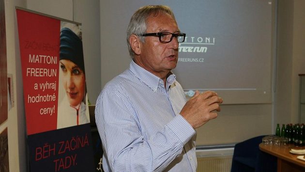 MUDr Petr Homoláč při přednášce v sídle RunCzechu MUDr Petr Homoláč při přednášce v sídle RunCzechu