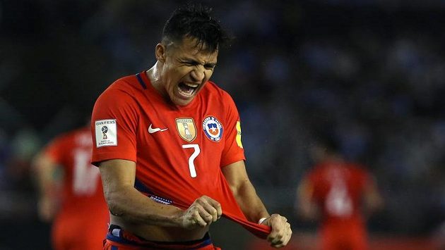 Chilan Alexis Sánchez byl hodně naštvaný po prohře svého týmu v kvalifikaci o postup na MS 2018 na hřišti Argentiny 0:1. Chilan Alexis Sánchez byl hodně naštvaný po prohře svého týmu v kvalifikaci o postup na MS 2018 na hřišti Argentiny 0:1.