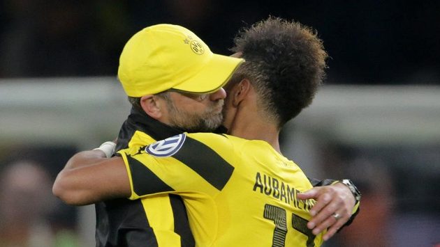Pierre-Emerick Aubameyang a Jürgen Klopp si spolu v Borussii Dortmund rozuměli. Přestoupí útočník z Gabonu za Němcem do Liverpoolu. Pierre-Emerick Aubameyang a Jürgen Klopp si spolu v Borussii Dortmund rozuměli. Přestoupí útočník z Gabonu za Němcem do Liverpoolu.
