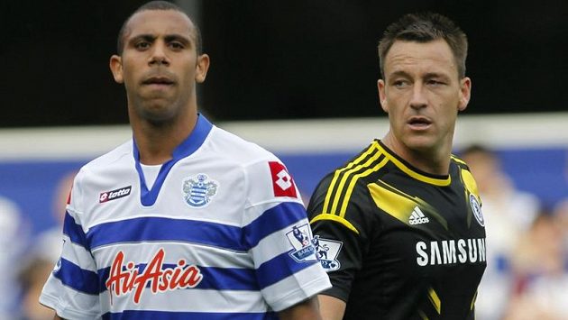 Anton Ferdinand (vlevo) také nesouhlasí se způsobem nastoleného boje proti rasismu. Anton Ferdinand (vlevo) také nesouhlasí se způsobem nastoleného boje proti rasismu.