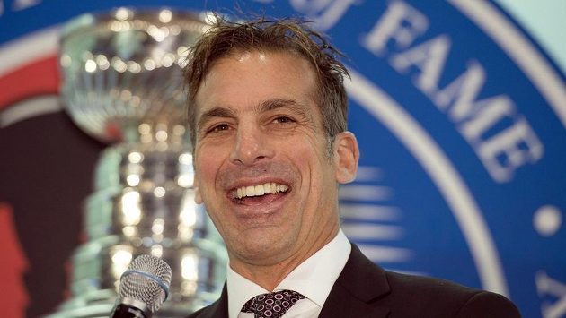 Bývalý hokejový obránce Chris Chelios. Bývalý hokejový obránce Chris Chelios.