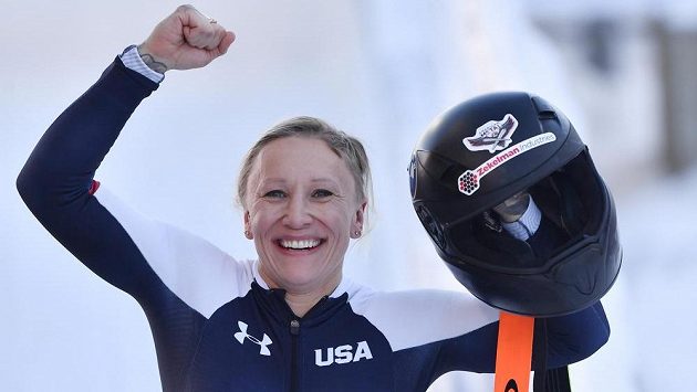 Bobistka Kaillie Humphriesová se raduje po závodě monobobů v Altenbergu. Bobistka Kaillie Humphriesová se raduje po závodě monobobů v Altenbergu.