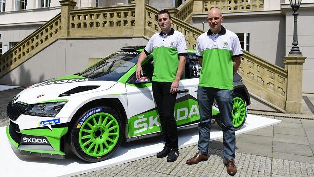 Rallyeový jezdec Jan Kopecký (vlevo) a spolujezdec Jan Hloušek. Rallyeový jezdec Jan Kopecký (vlevo) a spolujezdec Jan Hloušek.