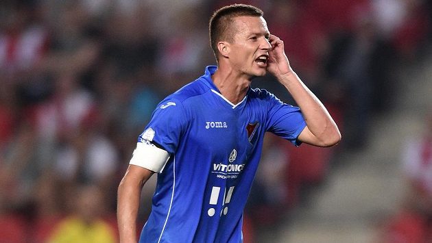 Ostravský útočník Václav Svěrkoš ještě v akci na ligovém trávníku. Ostravský útočník Václav Svěrkoš ještě v akci na ligovém trávníku.