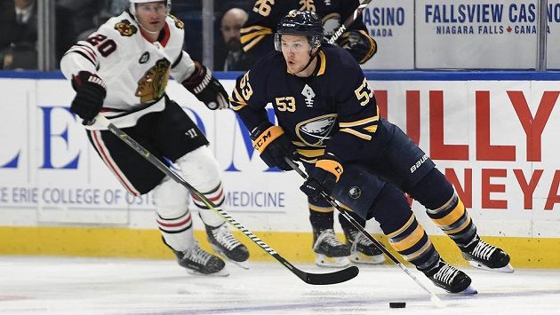 Jeff Skinner (53) bude pokračovat v Buffalu. Jeff Skinner (53) bude pokračovat v Buffalu.