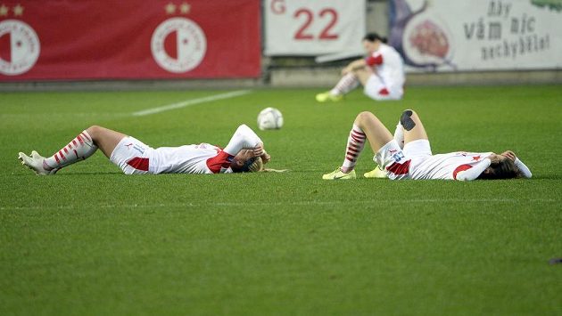 Fotbalisky Slavie po prohře s Fiorentinou v Lize mistryň končí. Fotbalisky Slavie po prohře s Fiorentinou v Lize mistryň končí.