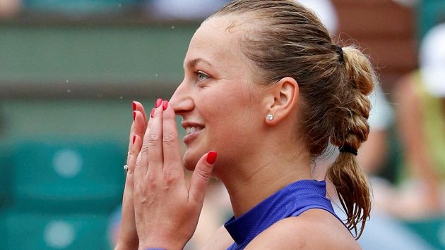 Upřímná radost Petry Kvitové z postupu do 2. kola Roland Garros. Upřímná radost Petry Kvitové z postupu do 2. kola Roland Garros.