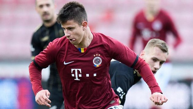 Adam Hložek ze Sparty Praha během utkání čtvrtfinále MOL Cupu s Jabloncem. Adam Hložek ze Sparty Praha během utkání čtvrtfinále MOL Cupu s Jabloncem.
