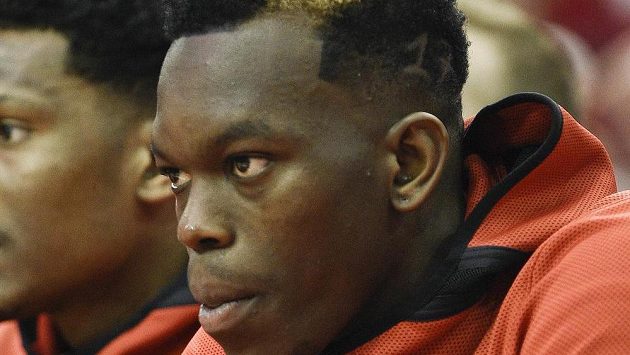 Německý basketbalista Atlanty Dennis Schröder. Německý basketbalista Atlanty Dennis Schröder.