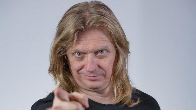 Jozef Sabovčík chytá rozlučku s kariérou. Jozef Sabovčík chytá rozlučku s kariérou.