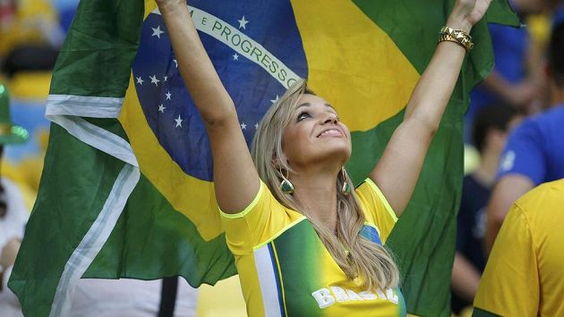 Fanynka s vlajkou Brazílie Fanynka s vlajkou Brazílie