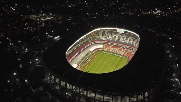 Ani fotbal na prázdných stadionech bez diváků není řešením. Ani fotbal na prázdných stadionech bez diváků není řešením.