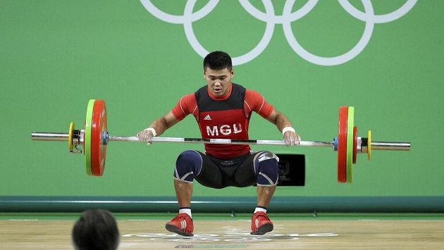 Mongolský vzpěrač Čagnádordž Usuchbajar se stal sedmým sportovcem, který na olympiádě v Riu neprošel dopingovým testem. Mongolský vzpěrač Čagnádordž Usuchbajar se stal sedmým sportovcem, který na olympiádě v Riu neprošel dopingovým testem.