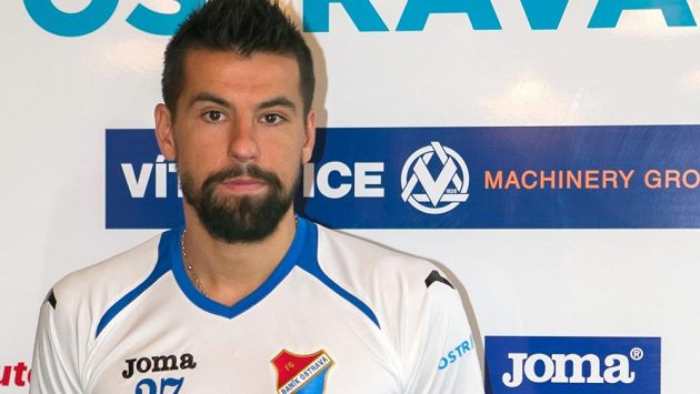 Milan Baroš znovu v dresu ostravského Baníku. Milan Baroš znovu v dresu ostravského Baníku.