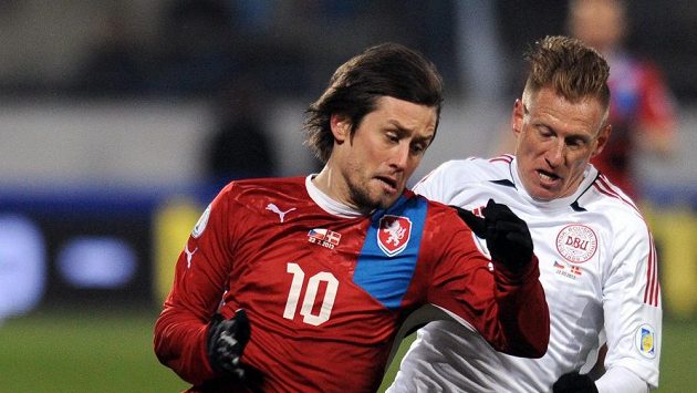 Kapitán reprezentace Tomáš Rosický (vlevo). Kapitán reprezentace Tomáš Rosický (vlevo).