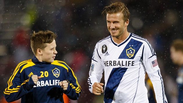 Legenda se synem. Brooklyn Beckham by nyní mohl vykročit ve stopách slavného otce Davida. Legenda se synem. Brooklyn Beckham by nyní mohl vykročit ve stopách slavného otce Davida.