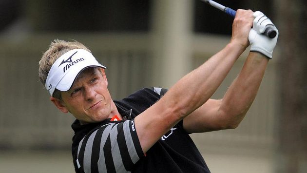 Luke Donald, of England, watches his shot off the eighth tee during the third round of the RBC Heritage golf tournament in Hilton Head Island, S.C., Saturday, April 19, 2014. (AP Photo/Stephen B. Morton) Luke Donald, of England, watches his shot off the eighth tee during the third round of the RBC Heritage golf tournament in Hilton Head Island, S.C., Saturday, April 19, 2014. (AP Photo/Stephen B. Morton)