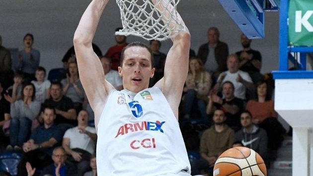 Basketbalisté Děčína porazili v rozhodujícím čtvrtfinálovém duelu Opavu (archivní foto) Basketbalisté Děčína porazili v rozhodujícím čtvrtfinálovém duelu Opavu (archivní foto)
