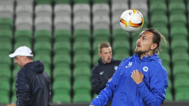 Obránce Ondřej Švejdík na tréninku. Obránce Ondřej Švejdík na tréninku.