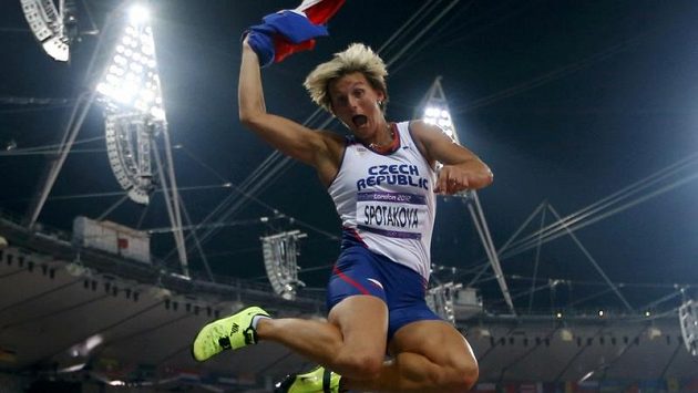 Euforie radosti oštěpařky Barbory Špotákové po druhém olympijském triumfu Euforie radosti oštěpařky Barbory Špotákové po druhém olympijském triumfu