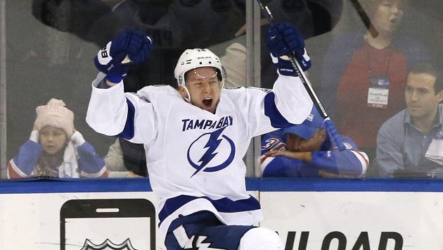 Ondřej Palát se raduje z branky v sedmém semifinále NHL proti New York Rangers. Ondřej Palát se raduje z branky v sedmém semifinále NHL proti New York Rangers.