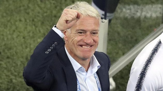 Francouzský kouč Didier Deschamps po výhře nad Belgií. Francouzský kouč Didier Deschamps po výhře nad Belgií.