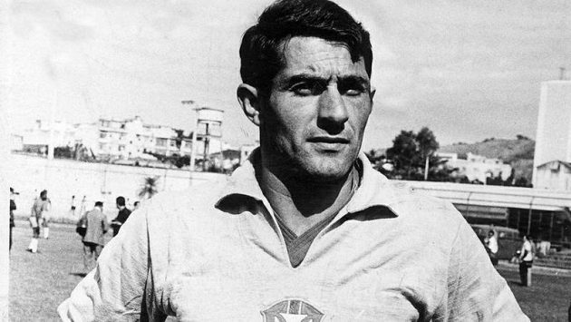 Slavný brazilský gólman Félix na dobovém snímku z roku 1968 Slavný brazilský gólman Félix na dobovém snímku z roku 1968